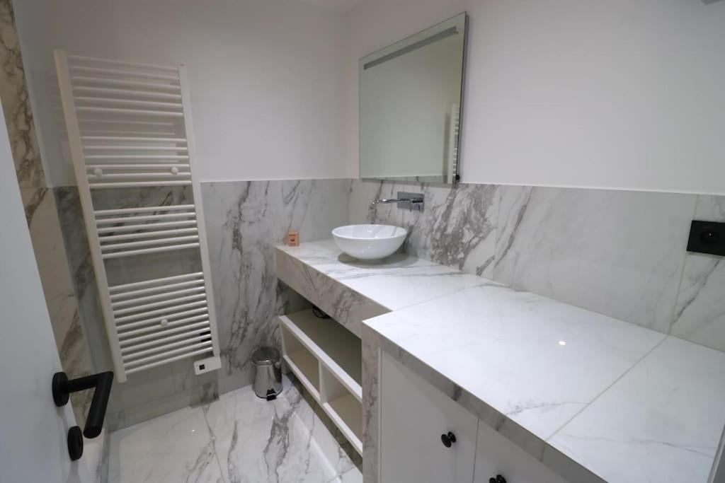 Cocon Neuf - Coeur Du 11E Apartment Paris Exterior photo